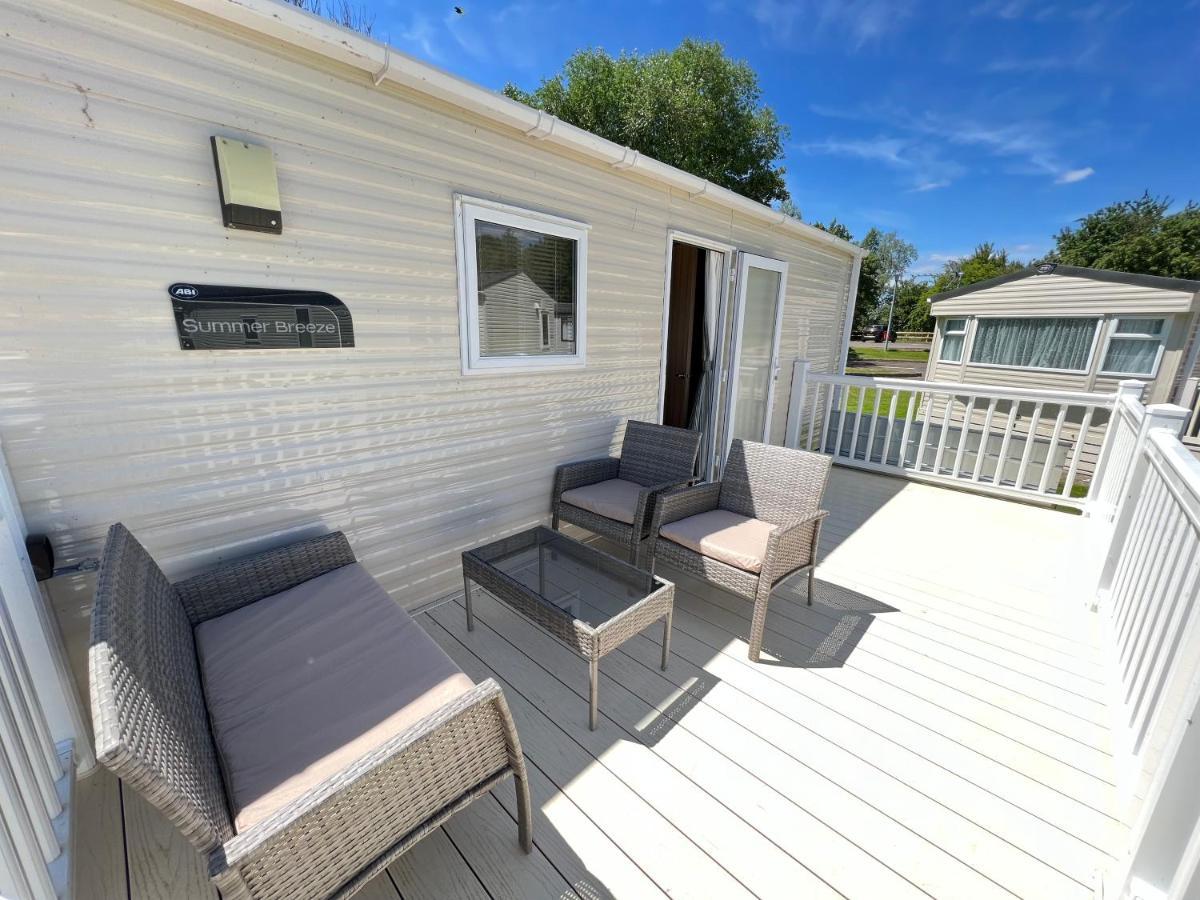 Mallard Corner, Cosy Cotswold Lakeview Lodge South Cerney Exterior foto